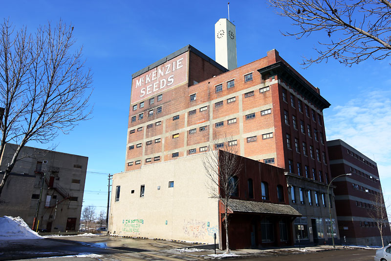 McKenzie Towers has long languished on downtown Brandon looking for a suitor. (Brandon Sun- File. 2015)