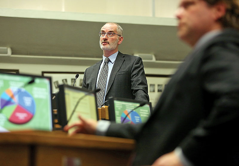 City of Brandon Treasuer Dean Hammond addresses council during last years budget deliberations. (Brandon Sun- File)